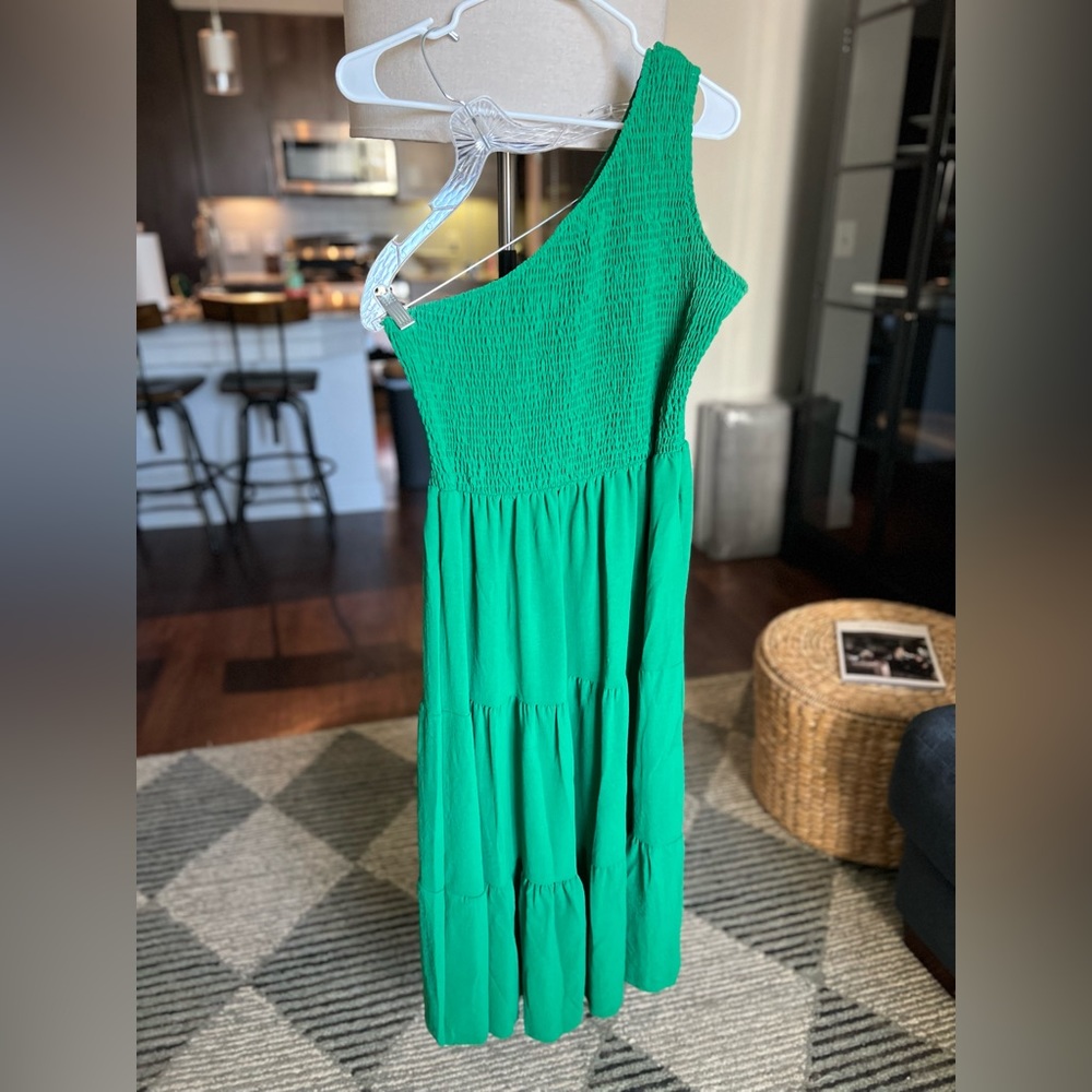 Size L, emerald green, midi dress, one shoulder